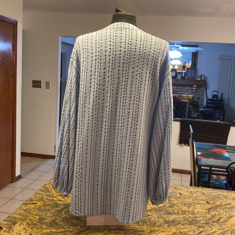Free people NWOT long sleeve top, see measurements in photos below. - Picture 3 of 6